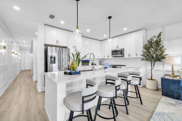 277 The Grove Drive North #325