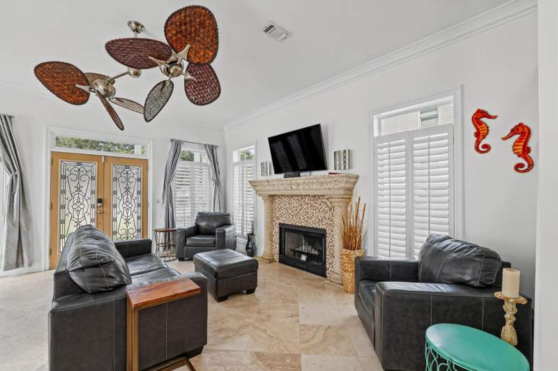 4 bedroom Detached Single Family at 95 Mark Street, Crystal Beach, Destin — photo 4