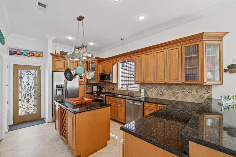 4 bedroom Detached Single Family at 95 Mark Street, Crystal Beach, Destin — photo 5
