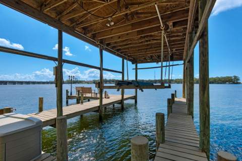 2422 Edgewater Drive, Niceville FL - photo 7 of 94