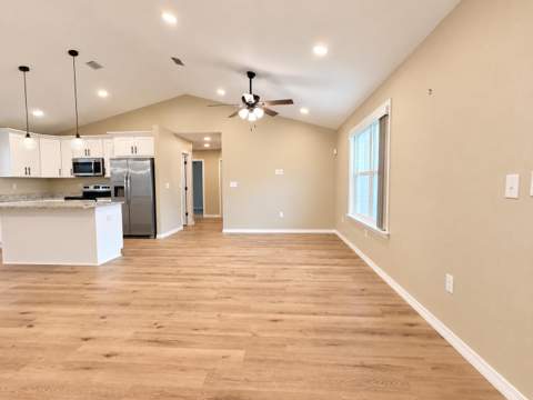 1154 Oakwood Lakes Boulevard, DeFuniak Springs FL - photo 6 of 55