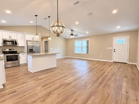 1154 Oakwood Lakes Boulevard, DeFuniak Springs FL - photo 14 of 55
