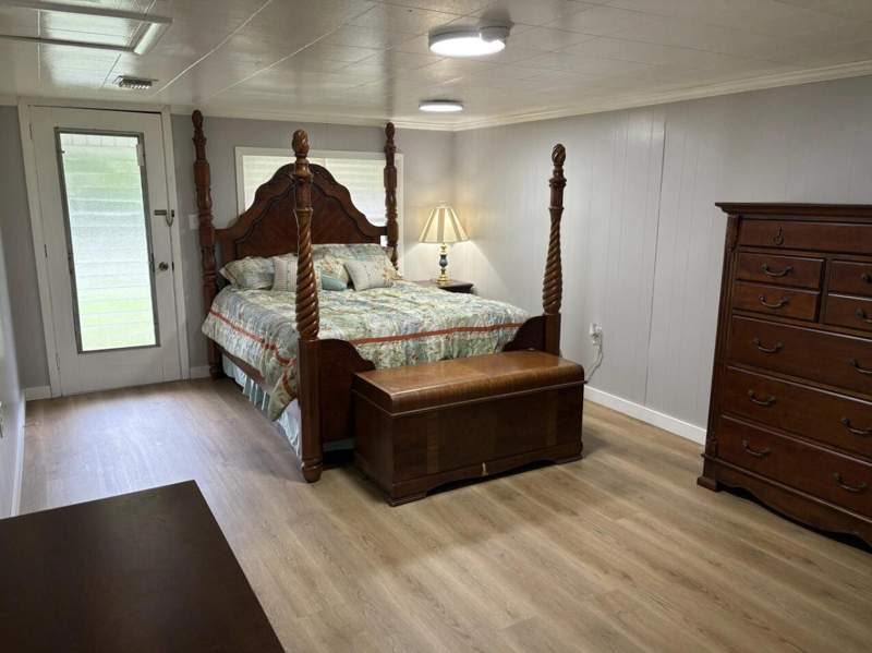 2 bedroom Detached Single Family at 3830 3Rd Avenue, Laurel Hill, Laurel Hill — photo 5