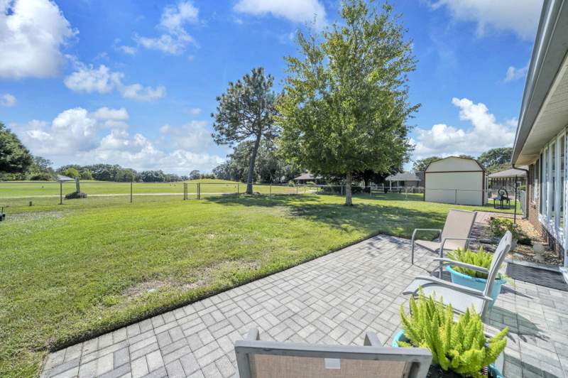 3 bedroom Detached Single Family at 136 Country Club Road, Lake Lorraine Estates 1, Shalimar — photo 5