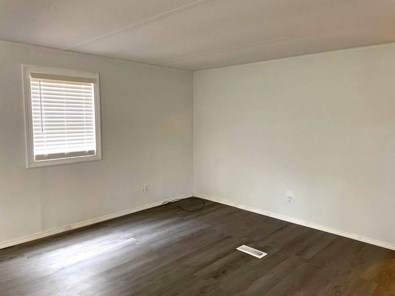 2 bedroom Mobile Home at 5975 Staff Road, Crestview, Crestview — photo 5