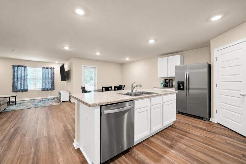 4 bedroom Detached Single Family at 6411 Arcadia Bluffs Avenue, Heritage Plantation, Laurel Hill — photo 5