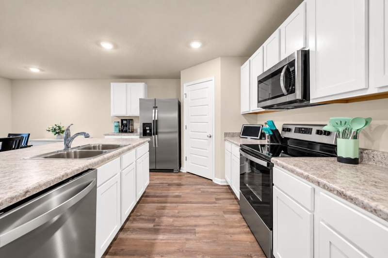4 bedroom Detached Single Family at 6411 Arcadia Bluffs Avenue, Heritage Plantation, Laurel Hill — photo 4