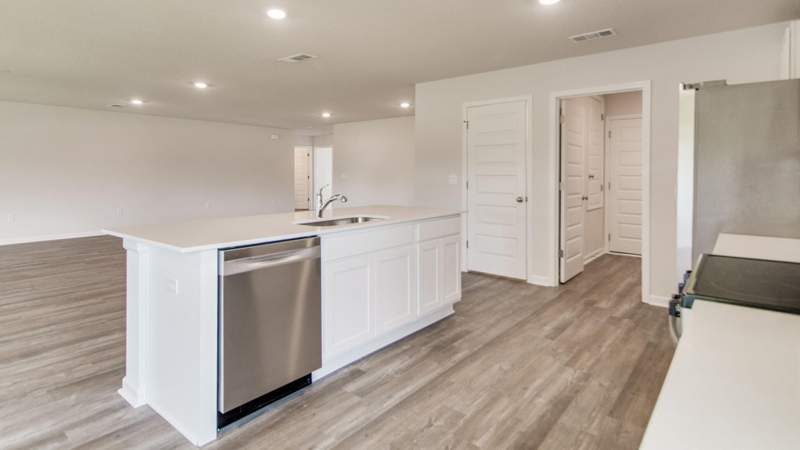 5 bedroom Detached Single Family at 5732 Dearing Street, Oxford Place Ph 1, Crestview — photo 5