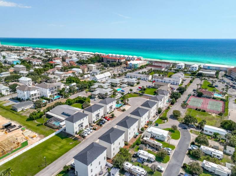 5 bedroom Detached Single Family at 186 Ciboney Street, Hidden Palms, Miramar Beach — photo 4