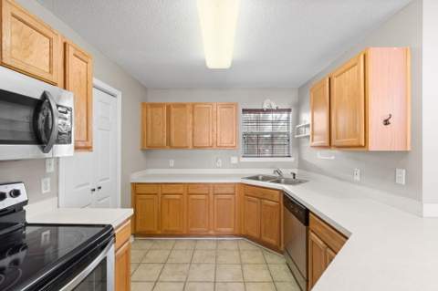 950 Pacific Silver Court, Fort Walton Beach FL - photo 17 of 53