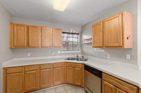 950 Pacific Silver Court, Fort Walton Beach FL - photo 18 of 53