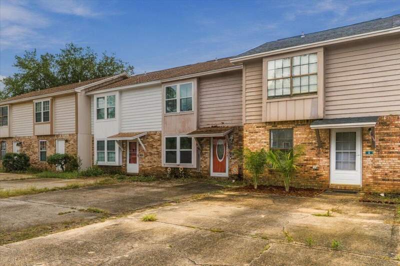 2 bedroom Townhouse at 412 NW Sea Rover Lane #B, Viking Manor Ph 1, Fort Walton Beach — photo 3