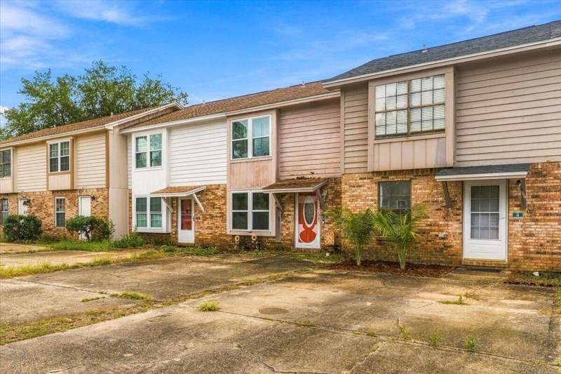 2 bedroom Townhouse at 412 NW Sea Rover Lane #B, Viking Manor Ph 1, Fort Walton Beach — photo 4
