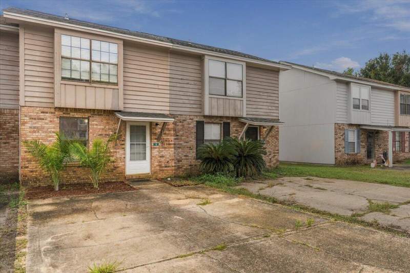 2 bedroom Townhouse at 412 NW Sea Rover Lane #B, Viking Manor Ph 1, Fort Walton Beach — photo 5