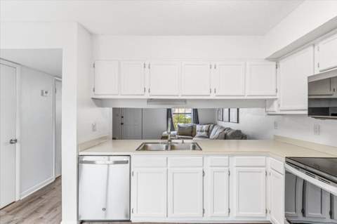 412 NW Sea Rover Lane #B, Fort Walton Beach FL - photo 13 of 35