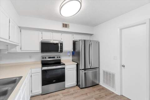 412 NW Sea Rover Lane #B, Fort Walton Beach FL - photo 14 of 35