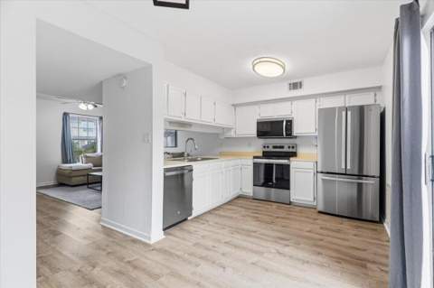 412 NW Sea Rover Lane #B, Fort Walton Beach FL - photo 12 of 35