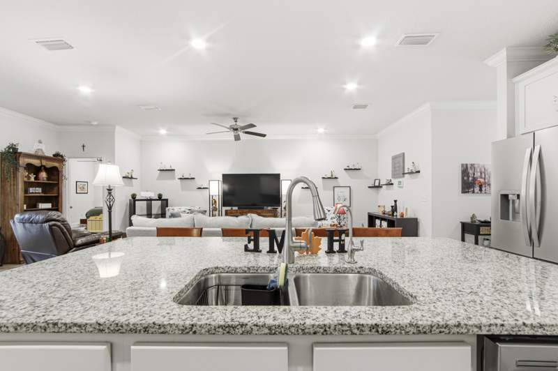 4 bedroom Detached Single Family at 60 Dusky Way, Hammock Bay - Firefly, Freeport — photo 5