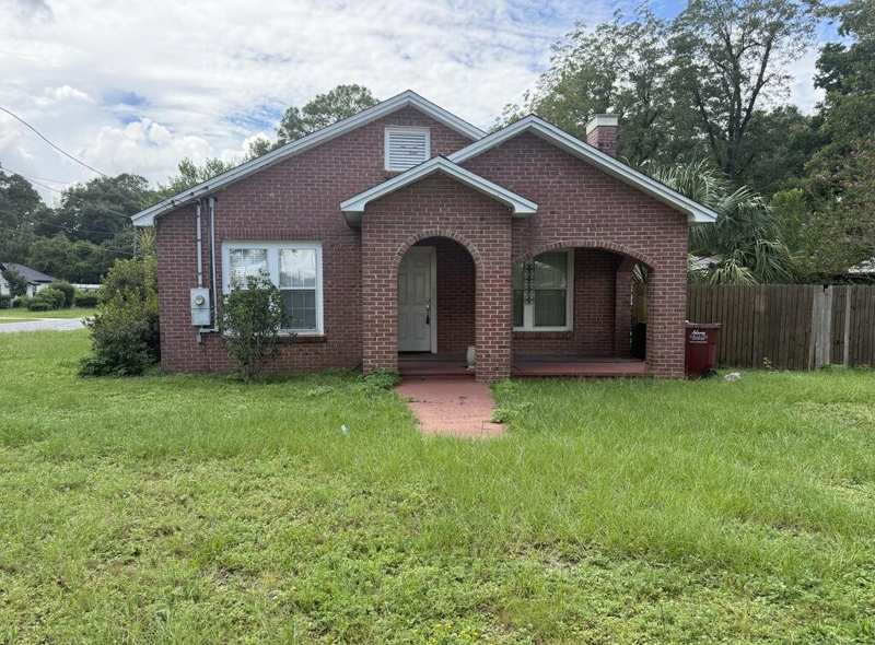 3 bedroom Detached Single Family at 398 S Spring Street, Crestview Lot 7 Blk 66, Crestview — photo 1