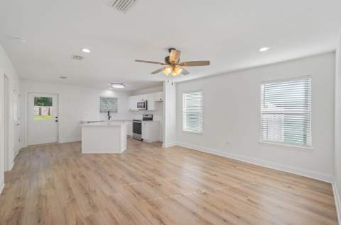 3869 Second Avenue, Laurel Hill FL - photo 7 of 27
