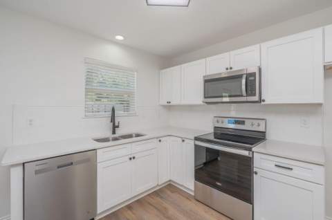 3869 Second Avenue, Laurel Hill FL - photo 10 of 27