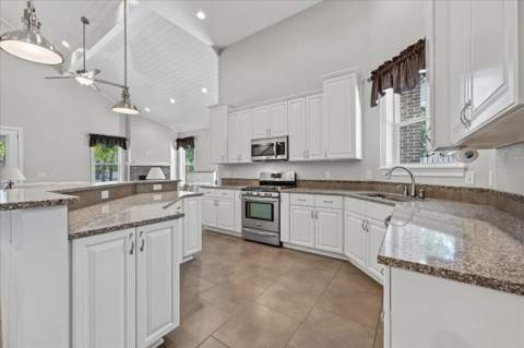 266 Florida Avenue, Valparaiso FL - photo 14 of 89