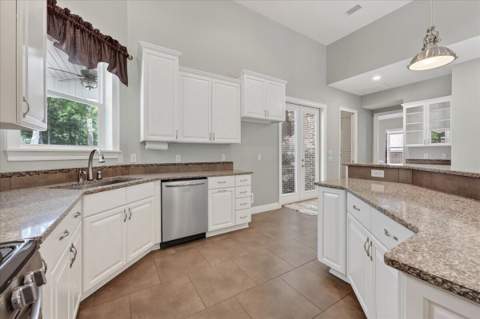 266 Florida Avenue, Valparaiso FL - photo 18 of 89