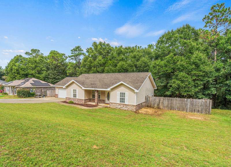 3 bedroom Detached Single Family at 327 Lakeview Drive, Jernigan S/D 2nd Addn, Crestview — photo 4