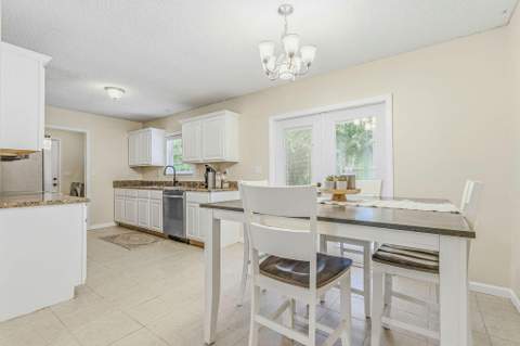 327 Lakeview Drive, Crestview FL - photo 12 of 38