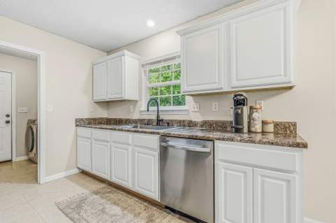 327 Lakeview Drive, Crestview FL - photo 17 of 38