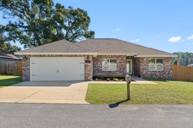 4 bedroom Detached Single Family at 100 Castle Road, Seashore Village, Mary Esther — photo 3