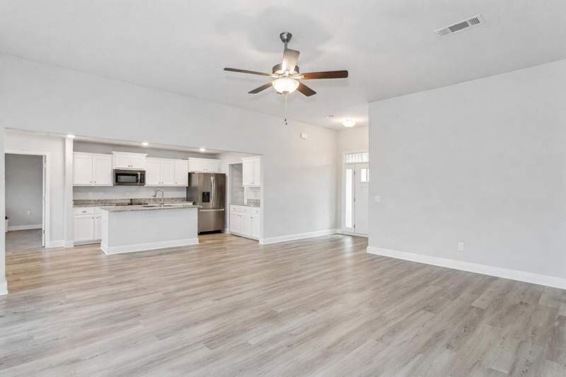 4 bedroom Detached Single Family at 2613 Prominence Lane, Silvercrest, Crestview — photo 4