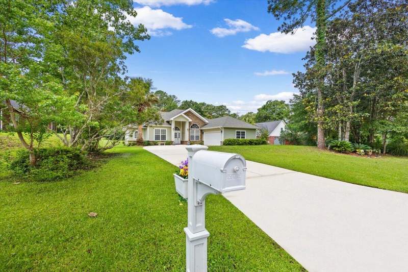 3 bedroom Detached Single Family at 103 Par Court, Country Club Estates 1 Of Crestview, Crestview — photo 2