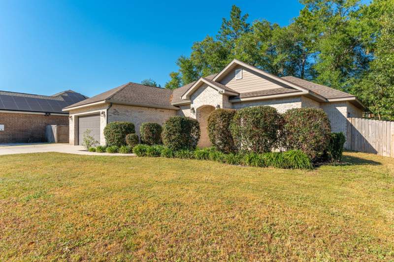 4 bedroom Detached Single Family at 424 Shoal River Drive, Riverside North, Crestview — photo 3