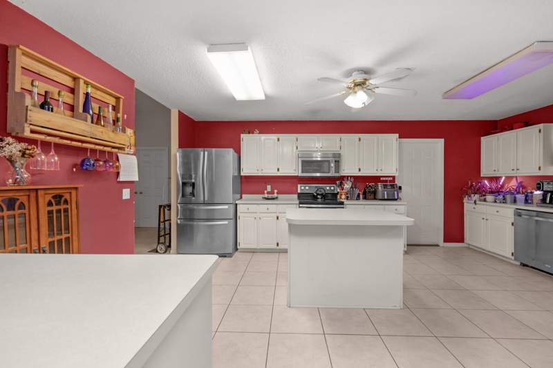 4 bedroom Detached Single Family at 383 Riverchase Boulevard, Riverchase S/D Ph 2, Crestview — photo 5