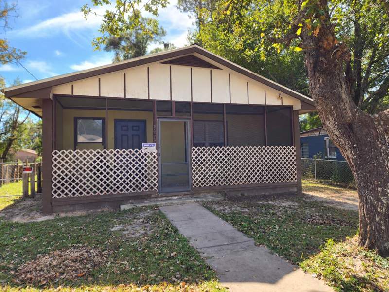 3 bedroom Detached Single Family at 623 W Griffith Avenue, Crestview, Crestview — photo 2
