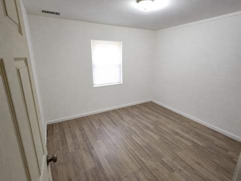 623 W Griffith Avenue, Crestview FL - photo 8 of 12