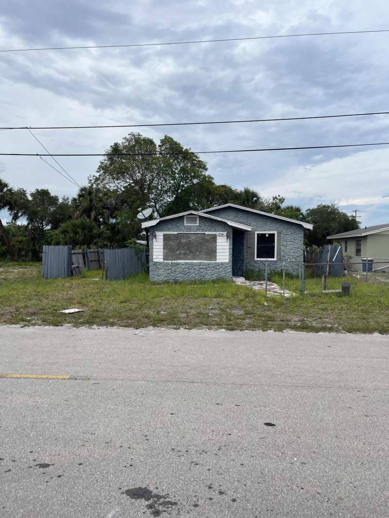 2 bedroom Single Family Residence at 1204 Avenue K Avenue, Prosperity Park, Fort Pierce — photo 3