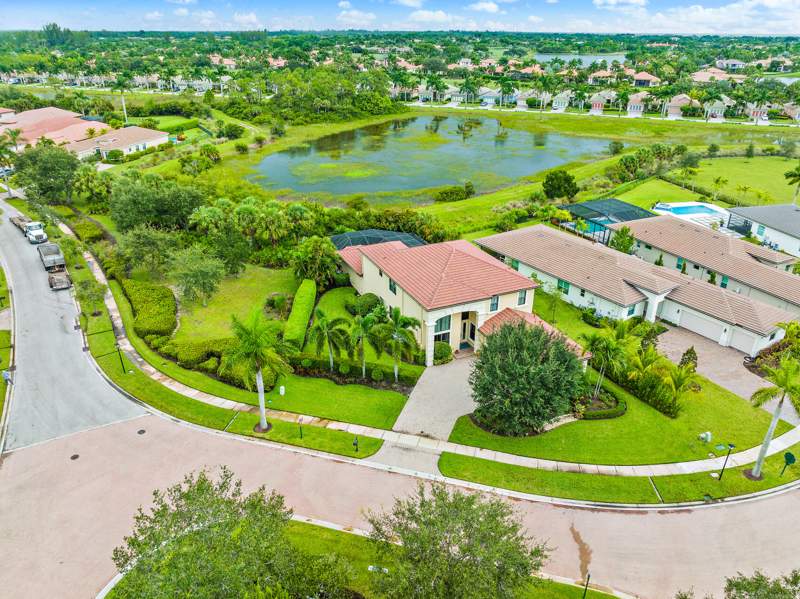 4 bedroom Single Family Residence at 6786 Fox Hollow Drive, Ibis Golf And Country Club - The Woodlands, West Palm Beach — photo 3