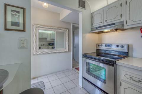 2682 Garden Drive #301, Lake Worth FL - photo 16 of 45