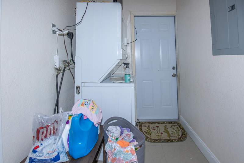 4 bedroom Single Family Residence at 922 S Dixie Street, Lake Worth Town Of Add 1, Lake Worth Beach — photo 5