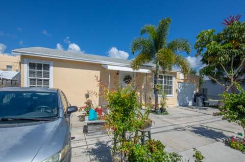 922 S Dixie Street, Lake Worth Beach FL - photo 9 of 20