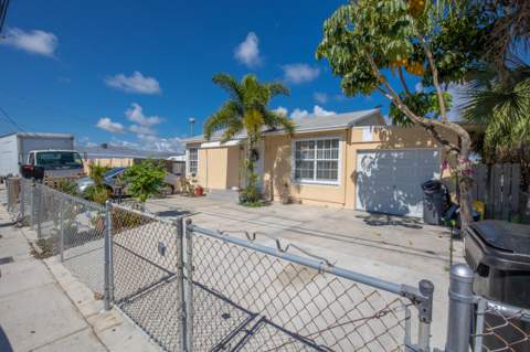 922 S Dixie Street, Lake Worth Beach FL - photo 11 of 20