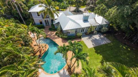 920 Hibiscus Lane, Delray Beach FL - photo 6 of 39
