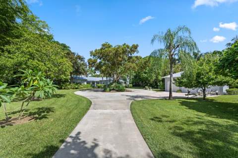 920 Hibiscus Lane, Delray Beach FL - photo 10 of 39