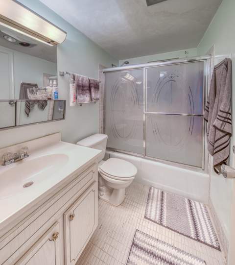 3040 Lake Osborne Drive #106, Lake Worth Beach FL - photo 12 of 20