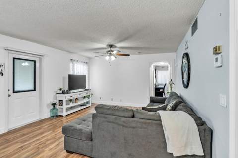 329 Knotty Pine Circle #A-2, Greenacres FL - photo 8 of 31