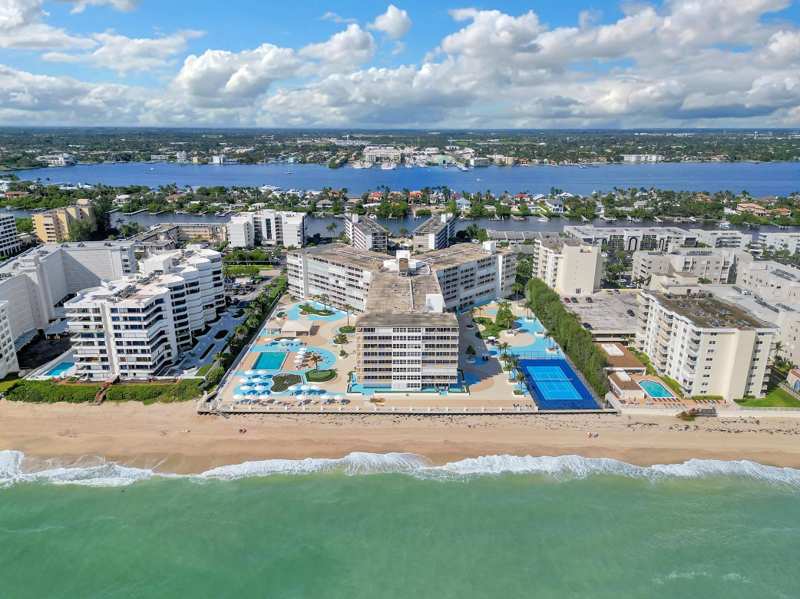 2 bedroom Condominium at 3546 S Ocean Boulevard #418, Barclay Condo, South Palm Beach — photo 1