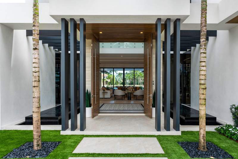 6 bedroom Single Family Residence at 1520 Royal Palm Way, Royal Palm Yacht & Country Club, Boca Raton — photo 5