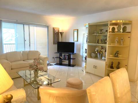 14360 Strathmore Lane #206, Delray Beach FL - photo 6 of 37